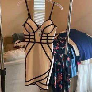 Nude/black short party dress